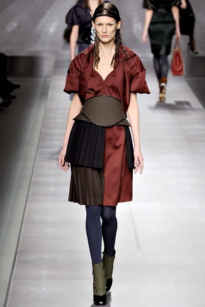 Look 9